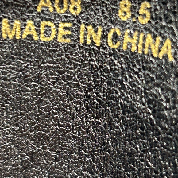 Athletic Black Sneakers EUC Size 8 1/2 - Picture 6 of 10